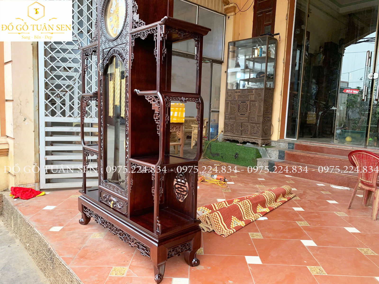 Mua tủ bày đồ dơi gỗ gụ  của đồ gỗ tuân sen  